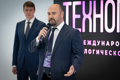Заместитель председателя Правления по региональному развитию Фонда Сколково Олег Войтенко на открытие Сибирской венчурной ярмарки 2026